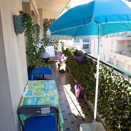 Chill Out Apartment, 2 Mins From Beach ニース エクステリア 写真