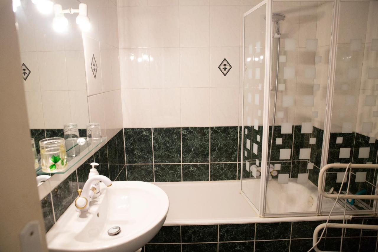 Chill Out Apartment, 2 Mins From Beach ニース エクステリア 写真