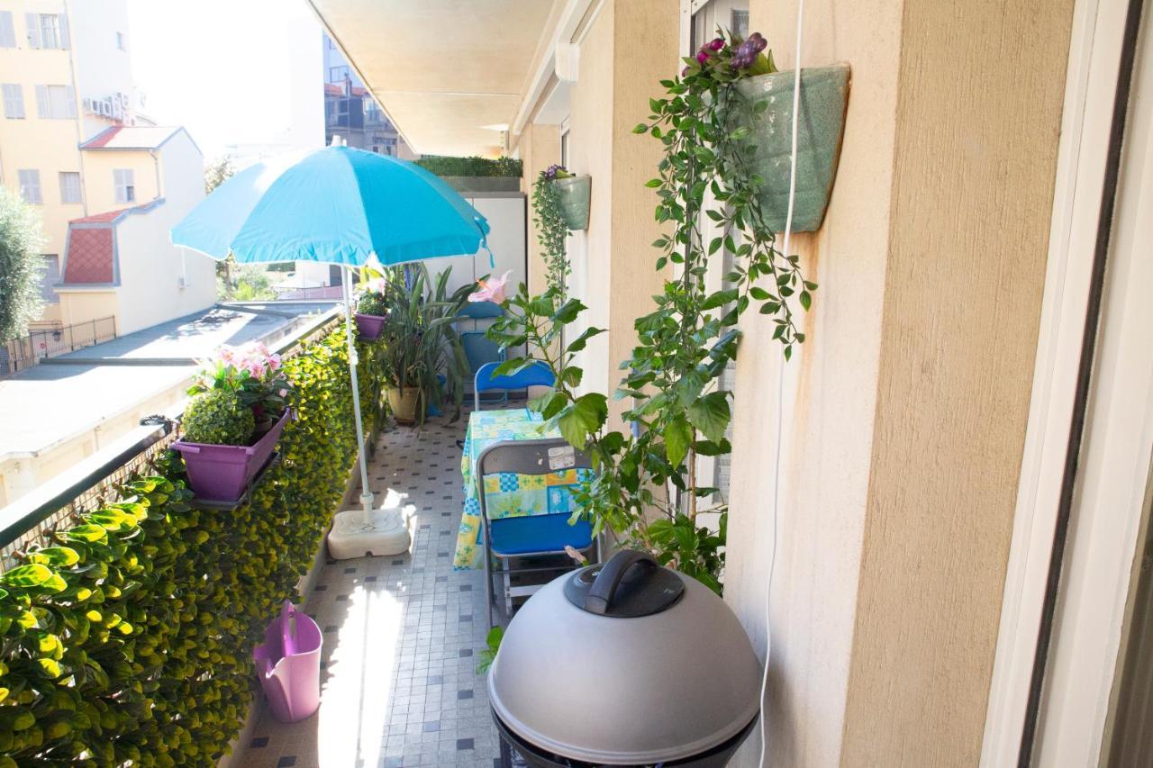 Chill Out Apartment, 2 Mins From Beach ニース エクステリア 写真